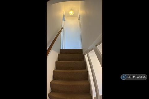 2 bedroom terraced house to rent, Cromwell Road, Colchester, CO2