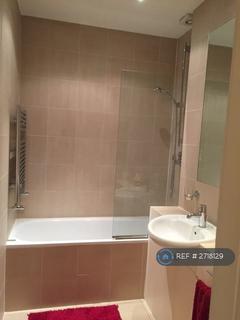 2 bedroom flat to rent, Connaught House, London, W9