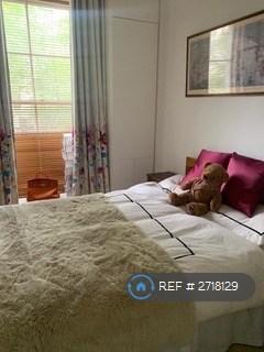 2 bedroom flat to rent, Connaught House, London, W9