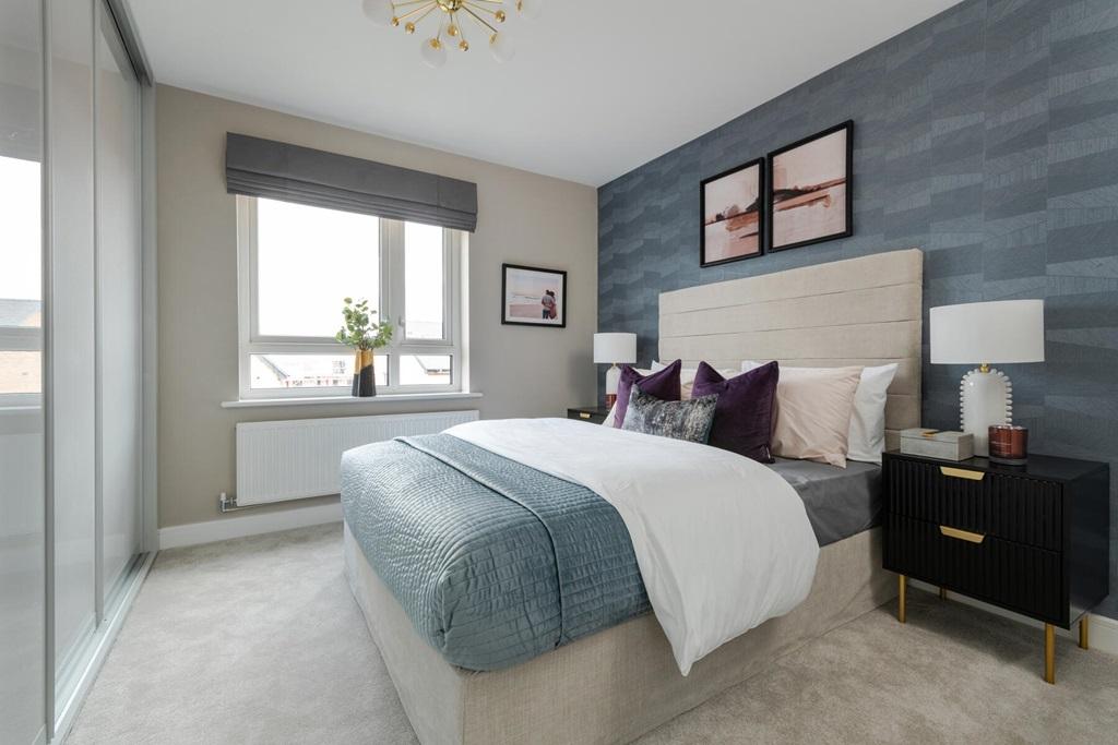 Large wndows to flood the rooms