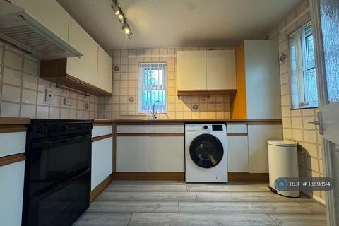 2 bedroom flat to rent, Coniston Road, Patchway, Bristol, BS34