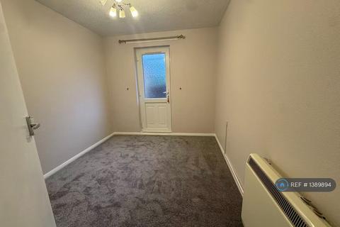 2 bedroom flat to rent, Coniston Road, Patchway, Bristol, BS34