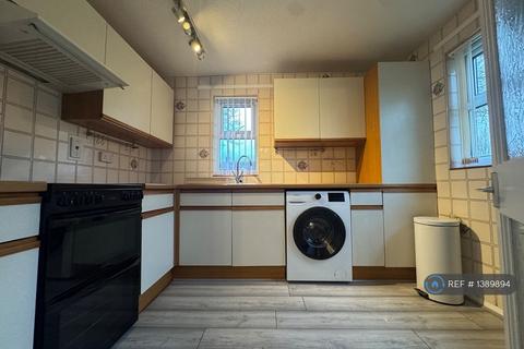 2 bedroom flat to rent, Coniston Road, Patchway, Bristol, BS34