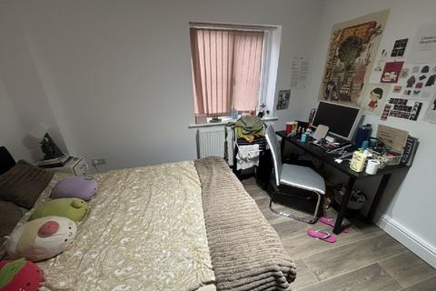 3 bedroom flat to rent, Nottingham NG7