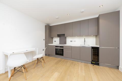 Triangle Place, SW4