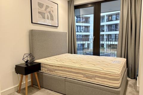 undefined, Cremer Street