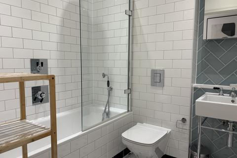 undefined, Cremer Street