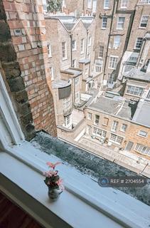 Studio to rent, Gloucester Terrace, London, W2
