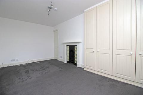 3 bedroom flat to rent, Albion Place, Ramsgate, Kent, CT11