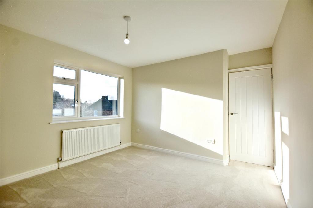 Bedroom 1 1.jpeg