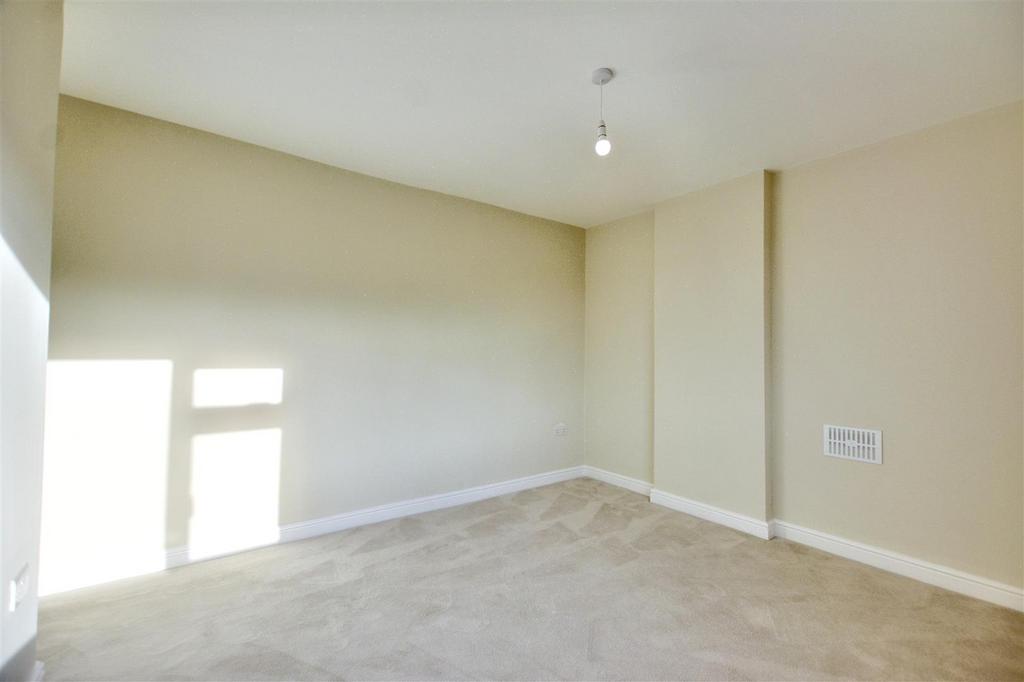 Bedroom 1 3.jpeg