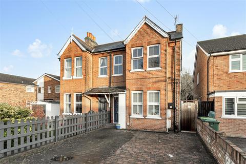 1 bedroom flat for sale, Gordon Road, Ashford TW15