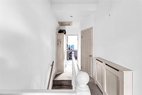 1 bedroom flat for sale, Gordon Road, Ashford TW15