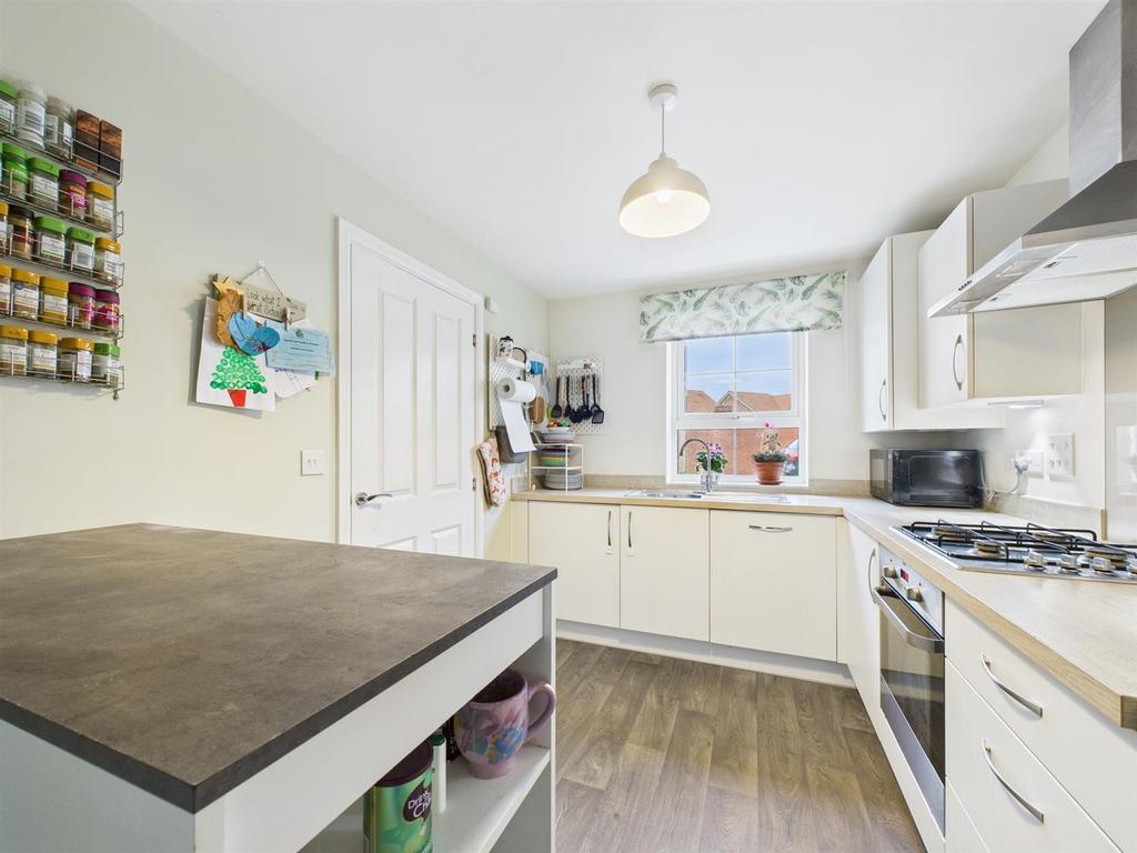 CAM02435 G0-PR0101-STILL005.jpg