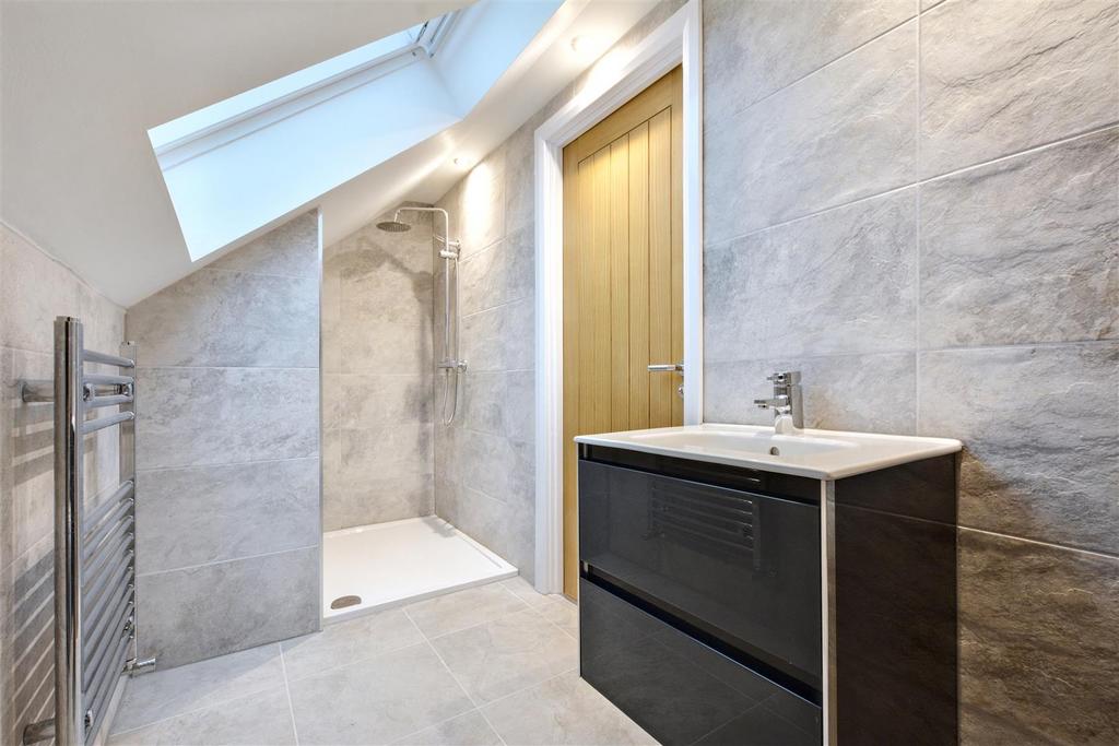 Ensuite 2 2.jpeg