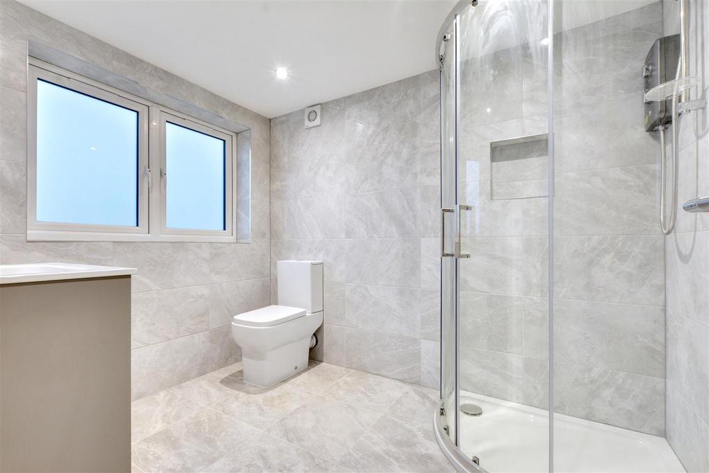 Ensuite 1.jpeg