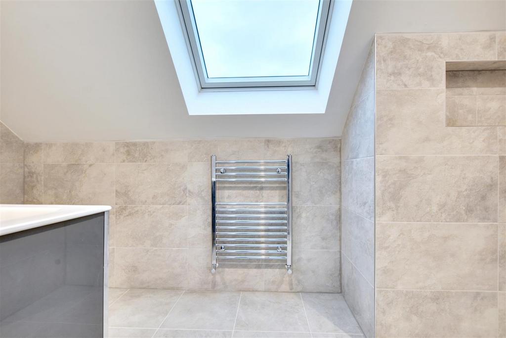 Ensuite 2 1.jpeg