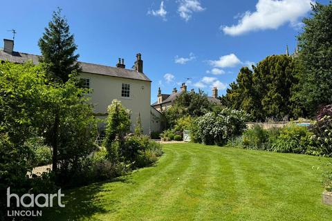 4 bedroom character property for sale, Stow Road, Gainsborough