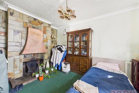 2 bedroom end of terrace house for sale, Woodland Grove, Summerhill, LL11