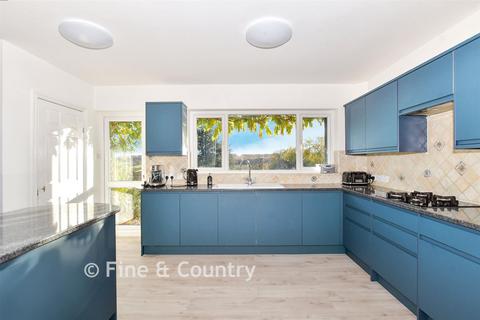 5 bedroom detached house for sale, Denstroude Lane, Denstroude, Canterbury, Kent