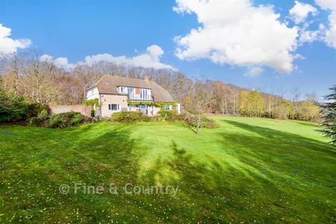 5 bedroom detached house for sale, Denstroude Lane, Denstroude, Canterbury, Kent