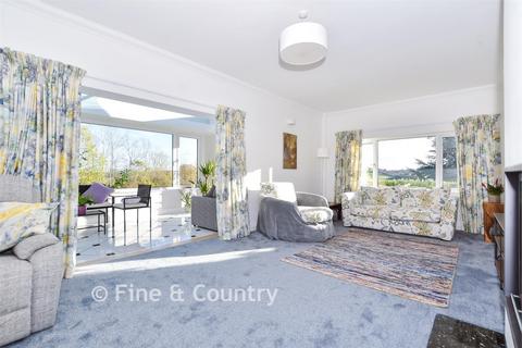 5 bedroom detached house for sale, Denstroude Lane, Denstroude, Canterbury, Kent