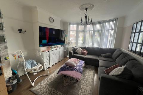 undefined, St.Margarets Avenue Luton LU3 1PQ