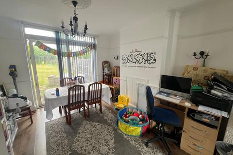 undefined, St.Margarets Avenue Luton LU3 1PQ