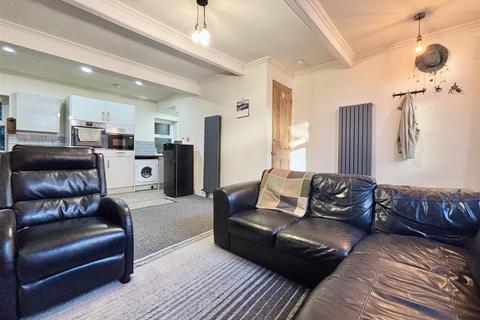 undefined, West End, Bradford BD13