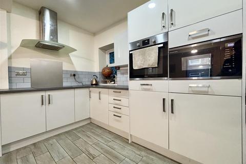 undefined, West End, Bradford BD13