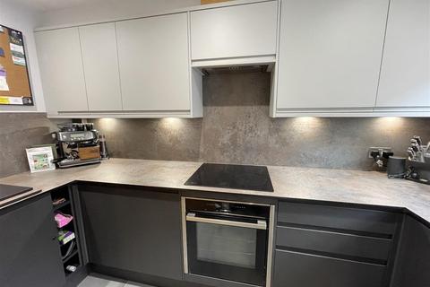 undefined, Winchester Street, Salisbury SP1