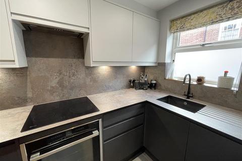 undefined, Winchester Street, Salisbury SP1