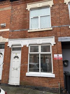 2 bedroom flat to rent, Stanhope Street, Leicester LE5