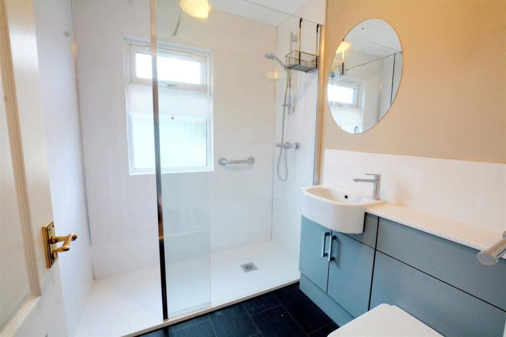 6 Bradford Way Bedroom Bathroom.jpg