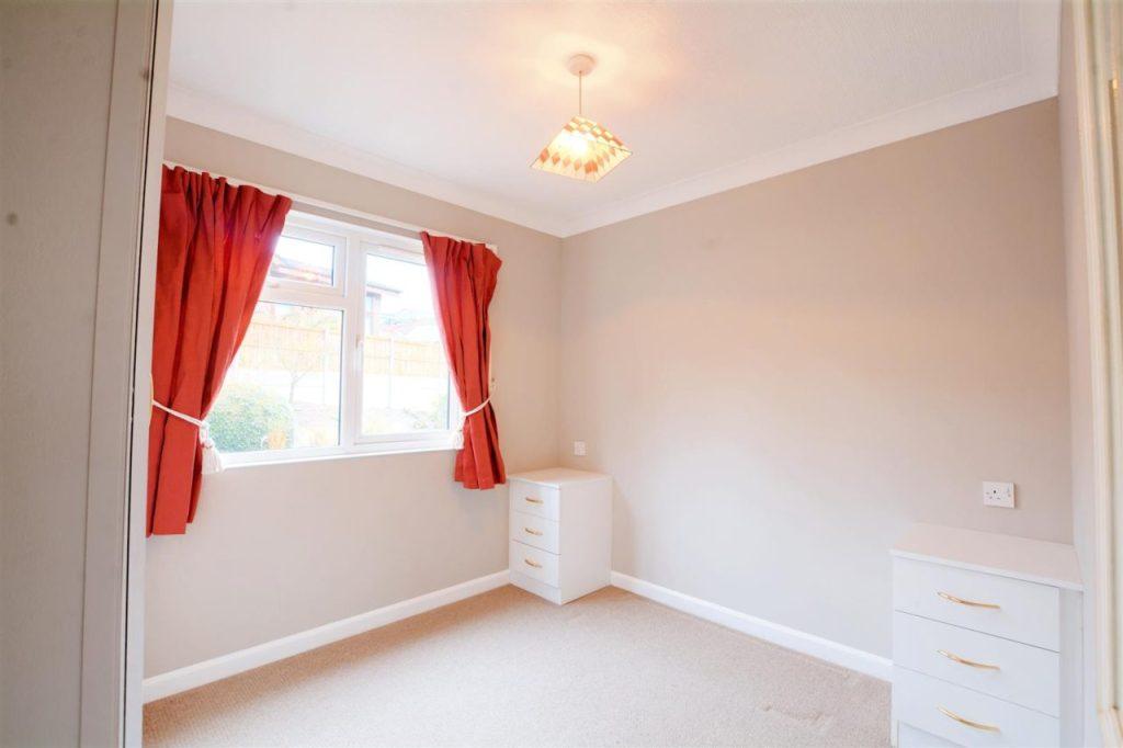 6 Bradford Way Bedroom Pic 3.jpg