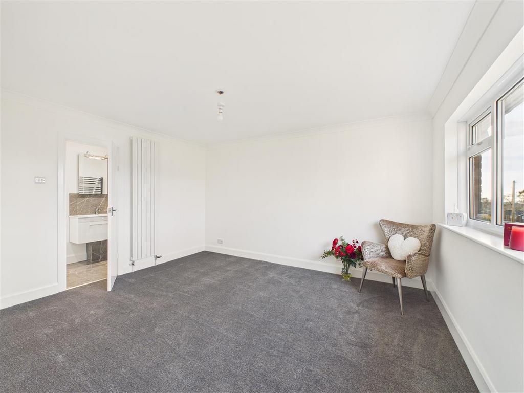 CAM03303 G0-PR0276-STILL005.jpg