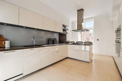 3 bedroom apartment to rent, Upper Grosvenor Street, London, W1K