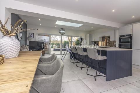 undefined, First Avenue, Preston PR4