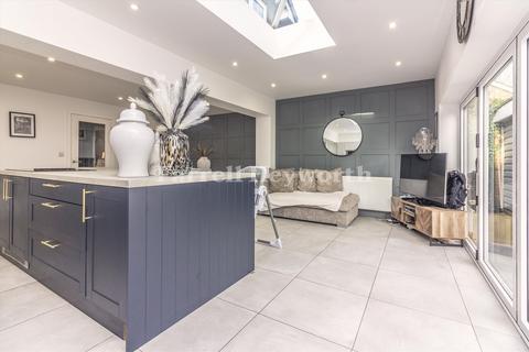 undefined, First Avenue, Preston PR4