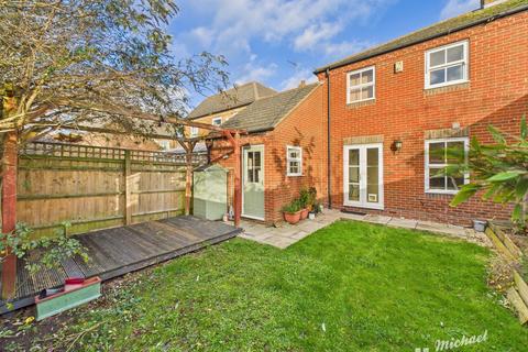 3 bedroom semi-detached house for sale, Sandhill Way, Aylesbury, Buckinghamshire