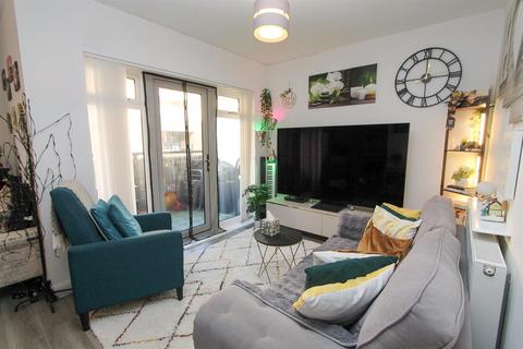 undefined, London Road, Wallington SM6
