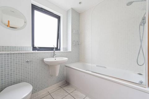 undefined, Ocean Wharf, Canary Wharf, London, E14