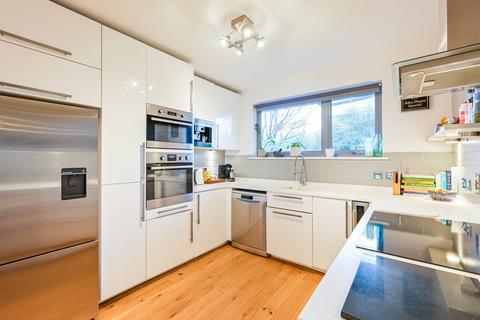 2 bedroom flat for sale, 417 Wick Lane, London E3