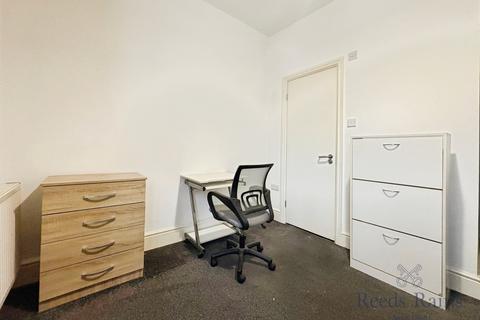 1 bedroom terraced house to rent, Tay Street, Lancashire BB11