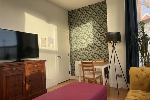 1 bedroom apartment for sale, Spencer Road, Southsea