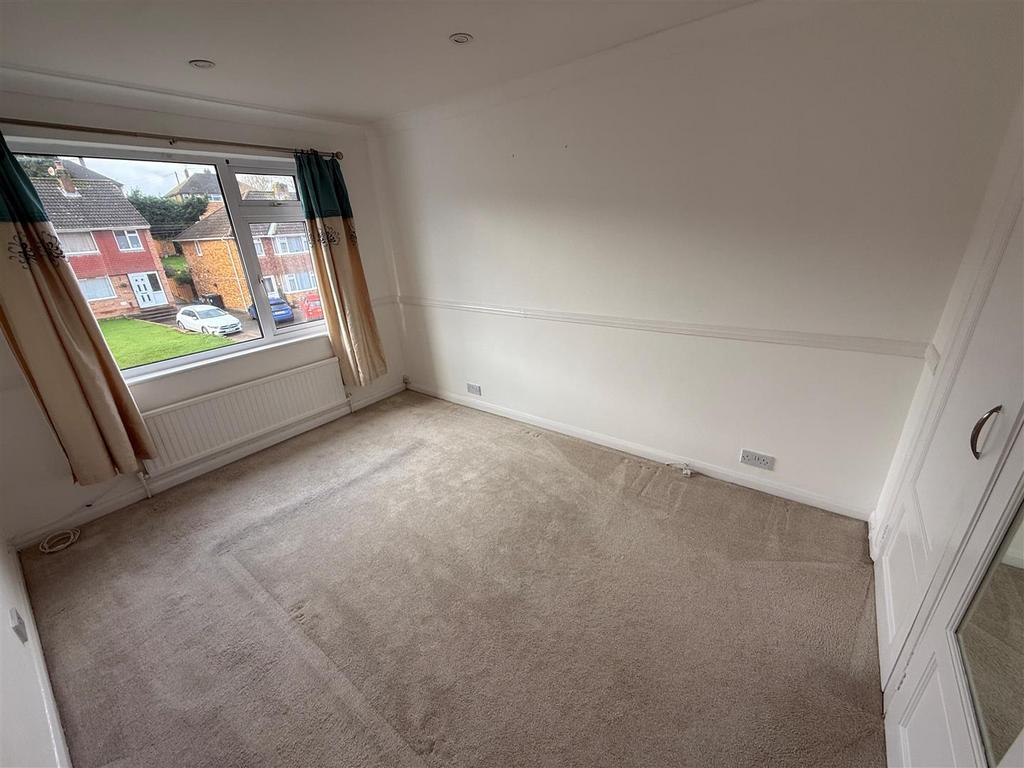 Bedroom 1.jpg