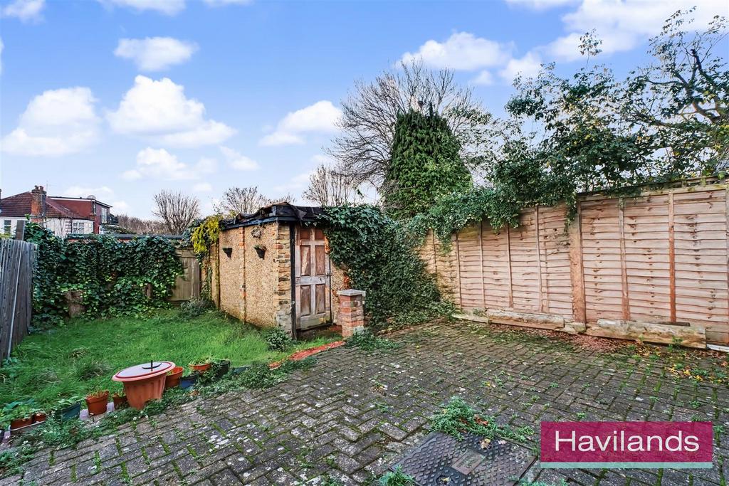 39 Laburnum Grove N21 3 HT-9.jpg