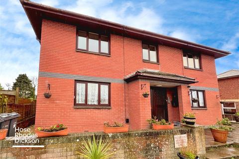 2 bedroom apartment for sale - Newport Road, Apse Heath, Sandown