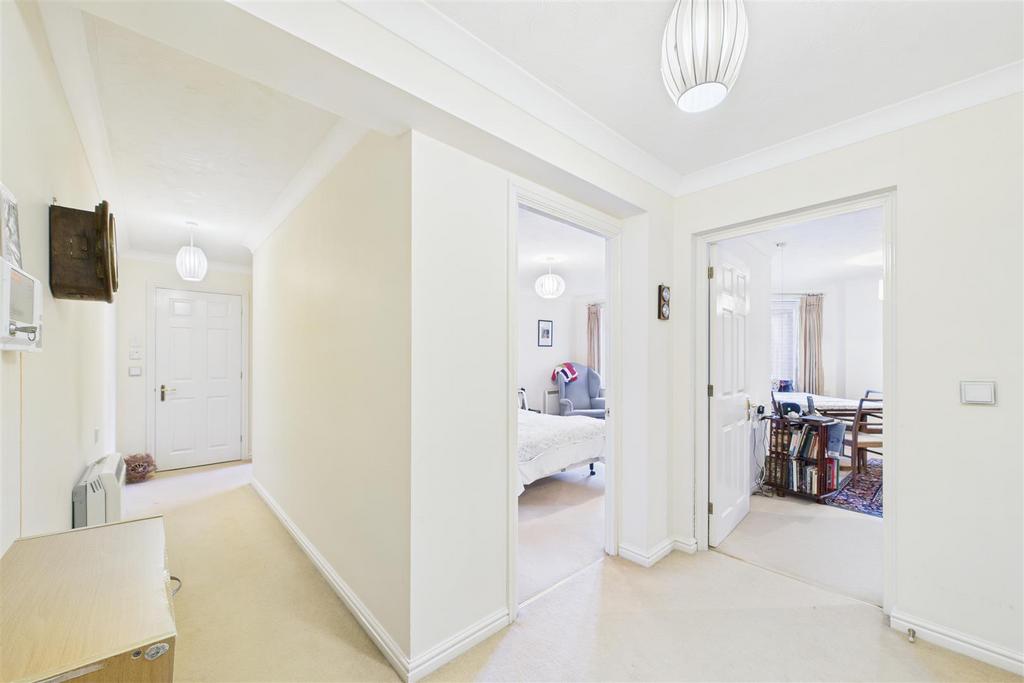 CAM01894 G0-PR0252-STILL011.jpg