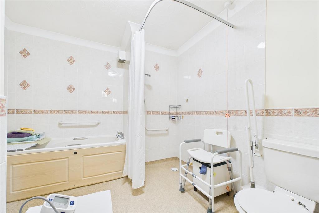 CAM01894 G0-PR0252-STILL014.jpg